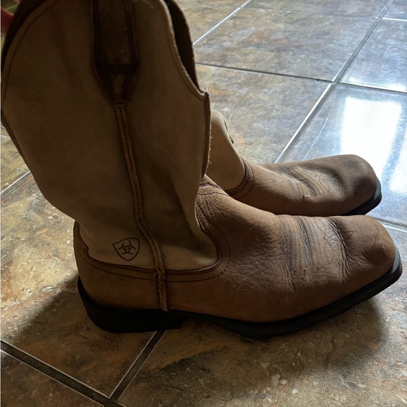 Soft top ariat men’s cowboy boots - Picture 1 of 4